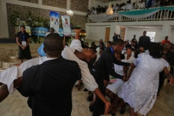 Haïti : Des journalistes attaqués à Kenscoff pendant les funérailles des victimes du massacre survenu le 23 août