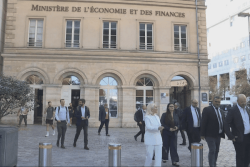 Des centaines de millions d'euros : l'État renouvelle son aide à la Nouvelle-Calédonie face à une dette "intenable"