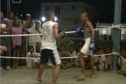 40 ans de la télé à Mayotte : en 1997, Moilim Ramia, champion d'Europe de boxe, espérait une salle pour les sportifs de Petite-Terre
