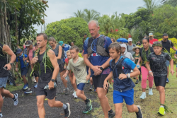 Vaipahi tamarii trail, les enfants courent avec et comme les grands
