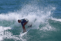 Surf: 3 victoires et une élimination sur la 4ème journée du championnat du monde de surf ISA au Salvador