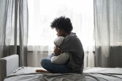 Suicide : en Guadeloupe, les hommes davantage touchés par les décès, les jeunes femmes par les gestes auto-infligés