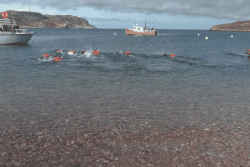 Neuf nageurs relèvent le défi du Tour de l’île aux Marins en toute sécurité