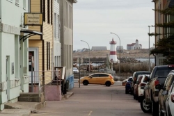 Hébergements sous pression à Saint-Pierre-et-Miquelon avant la visite d’Emmanuel Macron