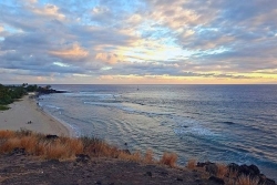 La Réunion : du soleil, davantage de nuages, des averses, vigilance jaune, vagues-submersion, sur le Sud et le Sud-Ouest