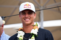 Le surfeur tahitien Kauli Vaast veut "défendre" son titre aux JO de Los Angeles