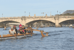 Traverseine - Te Aito : V1 et V6 face aux kayaks et autre Dragon boat sur la Seine 