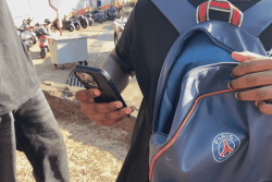 "Ça ne sert à rien", les élèves du lycée Younoussa Bamana partagés sur l'interdiction des téléphones portables au lycée