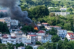 Un incendie ravage une maison à Fort-de-France, une vingtaine de pompiers mobilisés