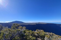 La Réunion : une matinée radieuse, un après-midi couvert et des averses éparses, 27 °C