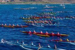 Hawaï : le championnat du monde de va'a réservé aux femmes, Na Wahine O Ke Kai, est annulé