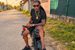 Cayenne : le chanteur Christopher Robinson alias Badbay Mono, tué par balles