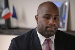 Messages haineux ciblant Teddy Riner: enquête ouverte pour injures publiques racistes et cyberharcèlement
