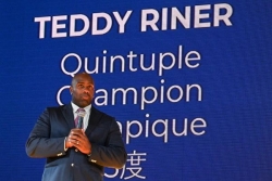 Visé par des attaques racistes, Teddy Riner affirme qu'il continuera à s'exprimer