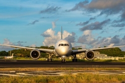 Billets d'avion : 14 mesures pour faire baisser les prix à Mayotte