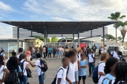 Après l’intrusion d’un parent dans l'établissement et l’agression d’un personnel, l’équipe éducative du collège de Sainte-Anne se mobilise