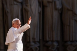 Visite de Léon XIV en France : à Saint-Pierre, les fidèles invités à prier en communion avec le pape