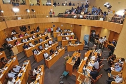 Martinique: l'Assemblée boucle un plan d'urgence face à une dette critique