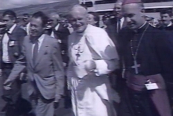 Mai 1989 : Jean-Paul II réunit une foule record à La Réunion et parle créole, retour sur une visite inoubliable