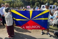 "C’est une grâce de le voir. Tout le monde en a envie !" : A Lourdes, les fidèles ultramarins nombreux pour accueillir le pape Léon XIV