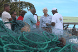 Rencontre tendue à Sainte-Rose entre le préfet et les marins pêcheurs