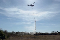 Un bilan "très positif" du premier mois d'exploitation de l'hélicoptère bombardier d'eau par les pompiers de Mayotte