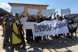 Des élèves du lycée Bamana se joignent aux manifestants pour cette journée de grève dans la fonction publique à Mayotte