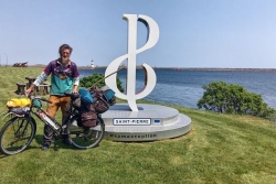 La passion des voyages l'amène à parcourir le monde, une aventure atypique commencée il y a 18 ans