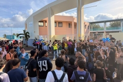 Blocage des lycées : des centaines d'élèves rassemblés devant plusieurs établissements de l'île ce vendredi matin, des heurts observés à Saint-Pierre