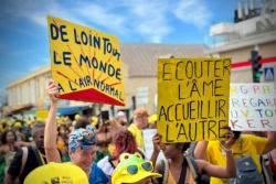 Mad Pride 2026 : "de loin tout le monde a l’air normal", défier les préjugés sur la santé mentale à La Réunion