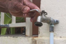Crise de l’eau : les élus guadeloupéens réclament toujours une réponse de l’État