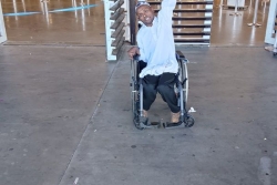 "Pourquoi dois-je toujours me battre pour avoir le droit de voyager"? Le cri du cœur de Mikdar M'dallah-Mari, en fauteuil roulant