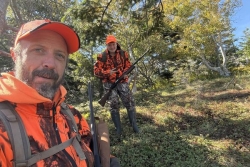 La chasse, une passion qui se transmet de père en fils pour Maurice et Esteban