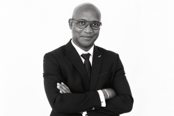 Obsèques de Gabriel Serville : le point sur le programme, les navettes de bus et la retransmission sur Guyane la 1ère pour suivre les adieux de la Guyane au président de la CTG