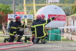 Incendie simulé au dépôt de carburant de Leava : les pompiers de Futuna s’entraînent aux interventions d’urgence