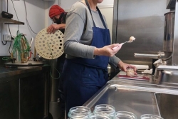 La conserverie artisanale "la Saint-Pierraise" vise le marché local