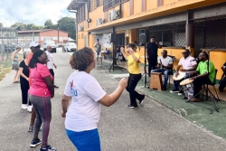 Danse, sport et dialogue : soignants et habitants de Saint-Laurent-du-Maroni s'unissent pour la santé mentale
