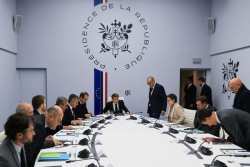 Manifestations du 17 octobre : Emmanuel Macron refuse la démission du ministre de l'Intérieur, et pointe "un manque d'anticipation" des renseignements