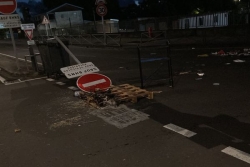 Bilan de la nuit du 19 au 20 octobre en Martinique : multiplication des barrages routiers, déploiement du GIGN, huit commerces dégradés, six automobilistes braqués