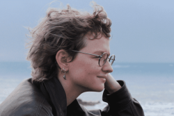 De Princeton à l'université de New York, Margot Artur de Lizarraga conjugue recherche, enseignement et documentaire