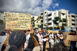 Université de La Réunion : un collectif d'étudiants manifeste au Moufia, les cours suspendus