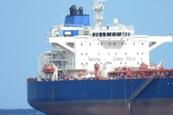 Pétrolier immobilisé au large de La Possession : l’enquête remonte jusqu’à l’armateur