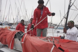 Route du Rhum 2026 : à Saint-Malo, quatre lycéens de Marie-Galante découvrent les métiers de la course au large avec Rodolphe Sépho