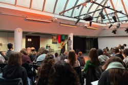 À l'université de Nanterre, les étudiants mobilisés organisent des conférences ouvertes