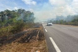 Feu de savane en cours à Matiti
