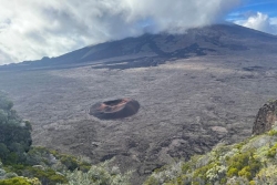 Piton de la Fournaise : i pèt, i pèt pu ? L'intrusion de magma stoppée, le volcan reste sous pression et l'enclos toujours interdit d'accès