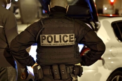 Fort-de-France : un homme d'origine saint-lucienne interpellé après une course-poursuite, un véhicule volé et deux armes de guerre