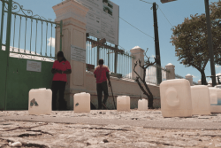 "Jobeur" parmi les tombes : une activité désormais encadrée par la mairie, à Cayenne