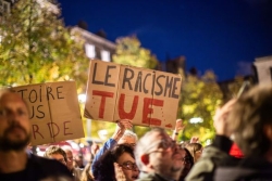 "Nous savions tous qu'un jour, (...) les mots de la haine tueraient, de nouveau", des célébrités ultramarines comptent parmi les signataires de la tribune qui dénonce le racisme après l'attentat de Trappes