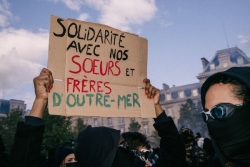 Mobilisation lycéenne : un syndicat dénonce l’absence des lycéens des Outre-mer dans les négociations avec le gouvernement